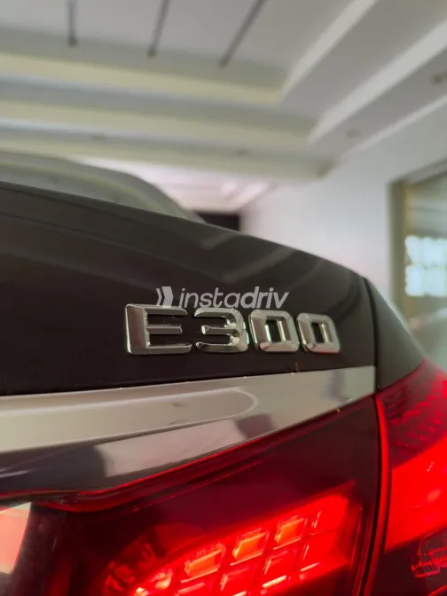 مرسيدس E 300 2021 أسود أوتوماتيك مستعملة للبيع في القاهرة الكبرى ( القاهرة - الجيزة) - 7