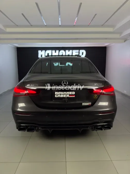 مرسيدس E 300 2021 أسود أوتوماتيك مستعملة للبيع في القاهرة الكبرى ( القاهرة - الجيزة) - 8