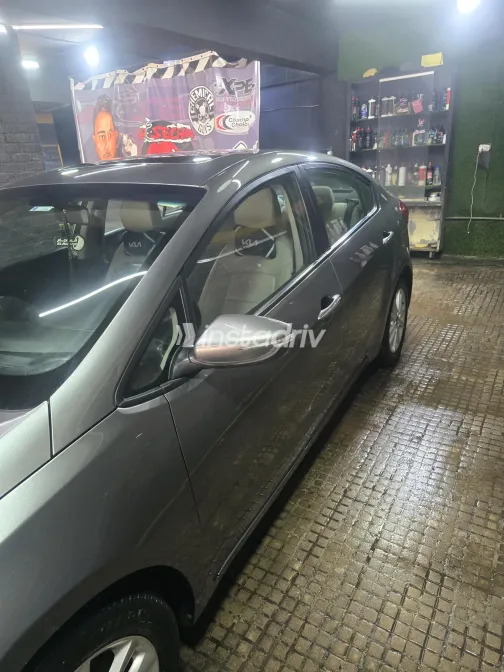 Kia Cerato 2018 Gray Automatic Used for Sale in Greater Cairo ( Cairo + Giza) - 3