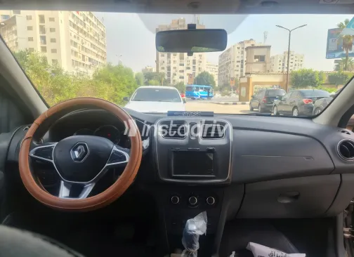 Renault Sandero Step Way 2020 Bronze Automatic Used for Sale in Greater Cairo ( Cairo + Giza) - 1