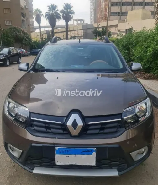Renault Sandero Step Way 2020 Bronze Automatic Used for Sale in Greater Cairo ( Cairo + Giza) - 4
