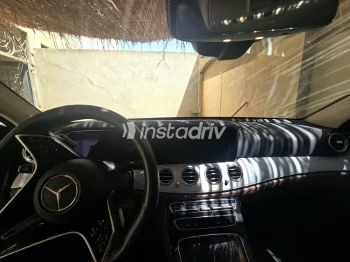 Mercedes E 200 2022 Black Automatic Used for Sale in Greater Cairo ( Cairo + Giza) - 3