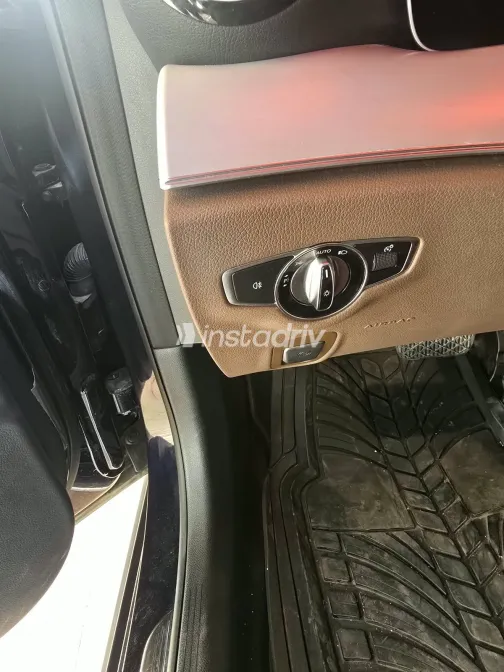 Mercedes E 200 2022 Black Automatic Used for Sale in Greater Cairo ( Cairo + Giza) - 7