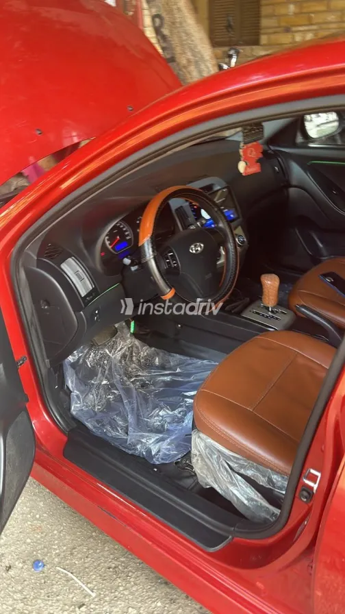 Hyundai Elantra 2022 Red Automatic Used for Sale in Greater Cairo ( Cairo + Giza) - 7
