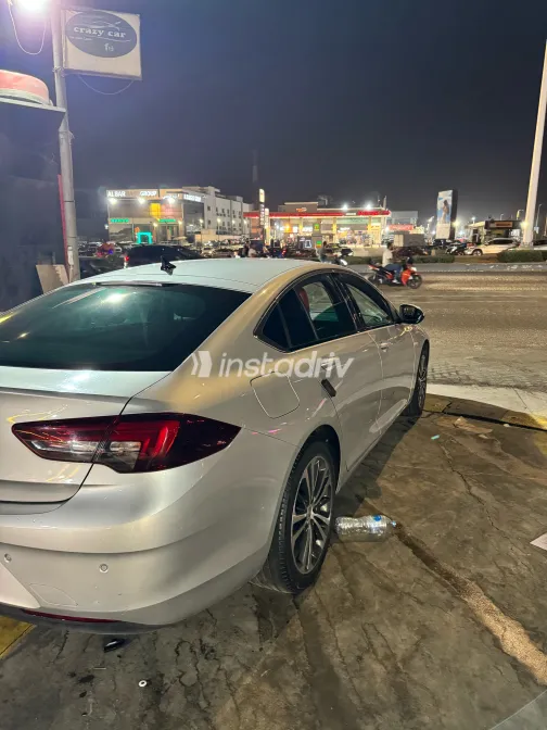 Opel Insignia 2020 Silver Automatic Used for Sale in Greater Cairo ( Cairo + Giza) - 4