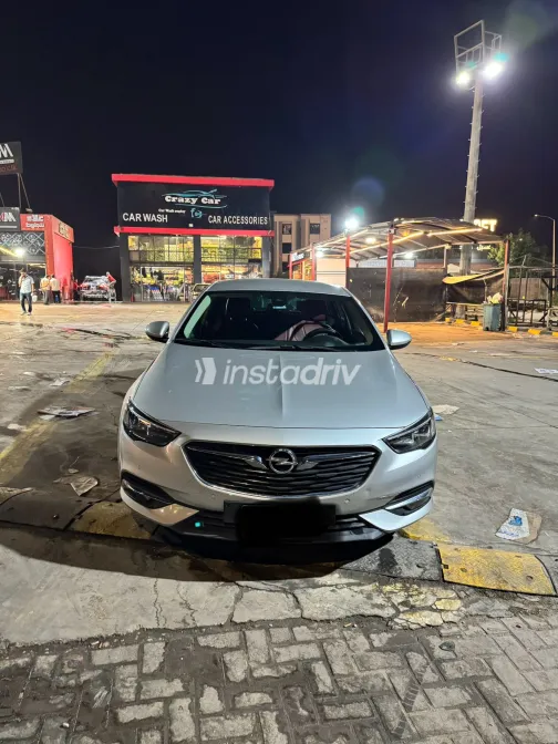 Opel Insignia 2020 Silver Automatic Used for Sale in Greater Cairo ( Cairo + Giza) - 5