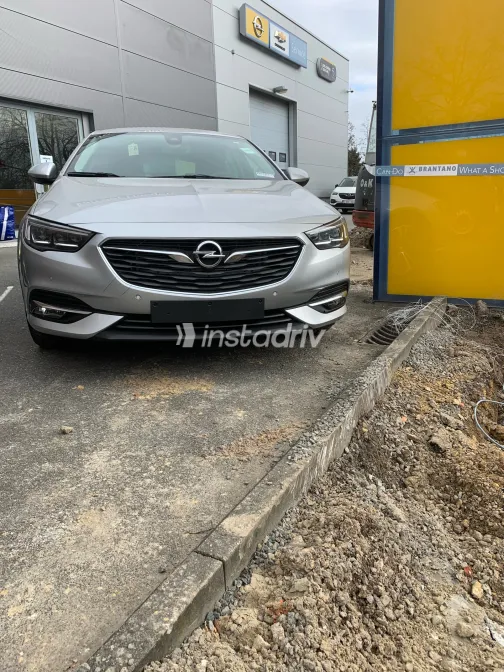 Opel Insignia 2020 Silver Automatic Used for Sale in Greater Cairo ( Cairo + Giza) - 7