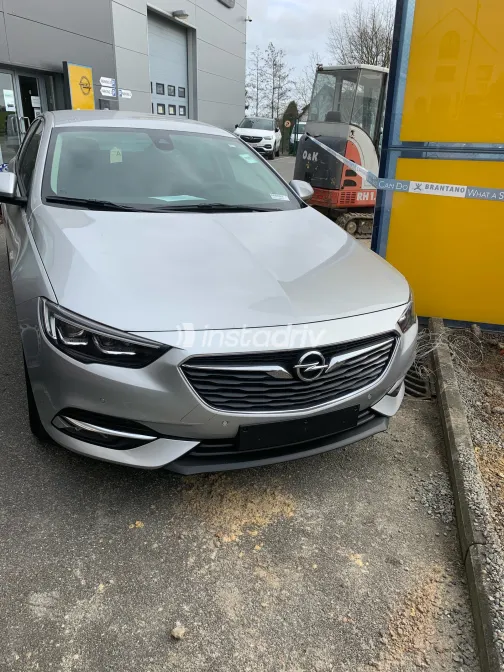 Opel Insignia 2020 Silver Automatic Used for Sale in Greater Cairo ( Cairo + Giza) - 8