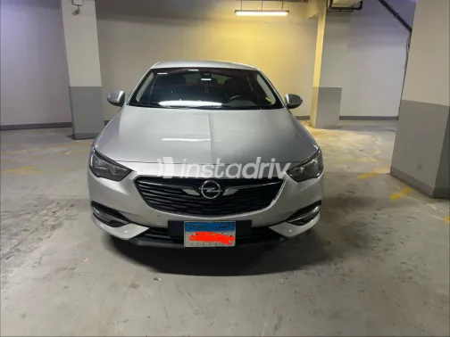 Opel Insignia 2019 Silver Automatic Used for Sale in Greater Cairo ( Cairo + Giza) - 1