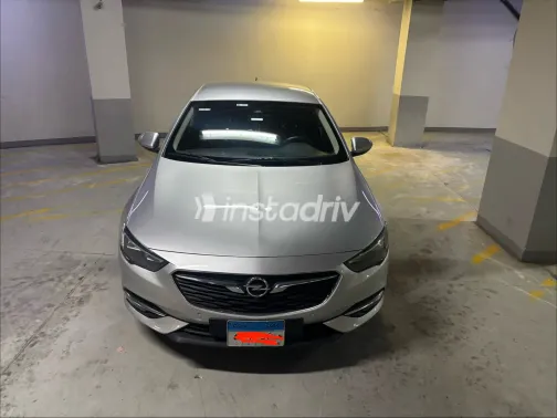 Opel Insignia 2019 Silver Automatic Used for Sale in Greater Cairo ( Cairo + Giza) - 4