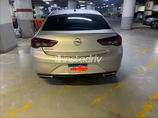 Opel Insignia 2019 Silver Automatic Used for Sale in Greater Cairo ( Cairo + Giza) - 7