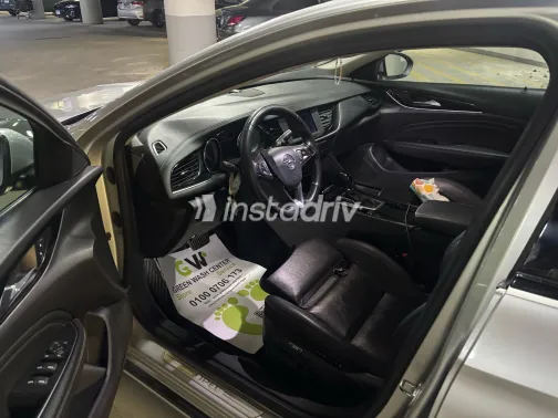 Opel Insignia 2019 Silver Automatic Used for Sale in Greater Cairo ( Cairo + Giza) - 10