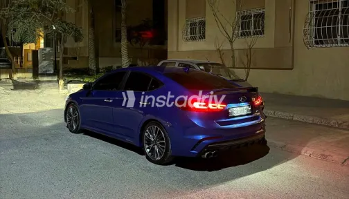 Hyundai Avante 2018 Blue Automatic Used for Sale in Greater Cairo ( Cairo + Giza) - 4