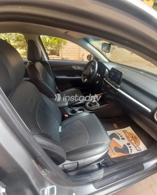 Kia Grand Cerato 2022 Gray Automatic Used for Sale in Greater Cairo ( Cairo + Giza) - 6