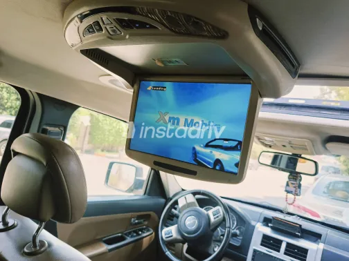 Jeep Cherokee 2012 Black Automatic Used for Sale in Greater Cairo ( Cairo + Giza) - 8