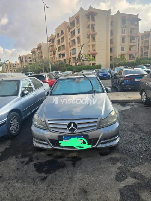 Mercedes C 250 2012 Silver Automatic Used for Sale in Greater Cairo ( Cairo + Giza) - 10