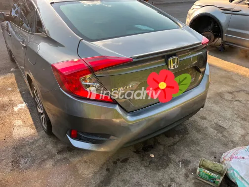 Honda Civic 2017 Gray Automatic Used for Sale in Greater Cairo ( Cairo + Giza) - 9