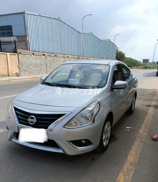 Nissan Sunny 2021 Silver Automatic Used for Sale in Greater Cairo ( Cairo + Giza) - 3
