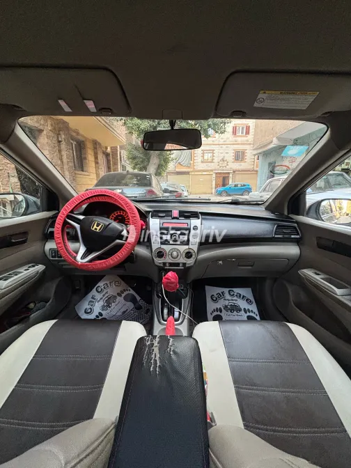 Honda City 2009 Gold Automatic Used for Sale in Greater Cairo ( Cairo + Giza) - 7