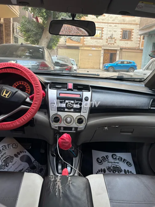 Honda City 2009 Gold Automatic Used for Sale in Greater Cairo ( Cairo + Giza) - 9