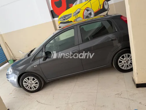 Fiat Punto 2017 Gray Automatic Used for Sale in Greater Cairo ( Cairo + Giza) - 4