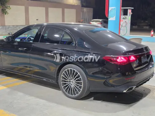 Mercedes E 300 2024 Black Automatic Used for Sale in Greater Cairo ( Cairo + Giza) - 9