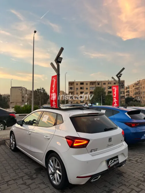 Seat Ibiza 2024 White Automatic Used for Sale in Greater Cairo ( Cairo + Giza) - 5
