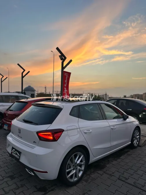 Seat Ibiza 2024 White Automatic Used for Sale in Greater Cairo ( Cairo + Giza) - 10