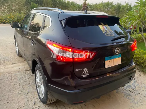 Nissan Qashqai 2017 Purple Automatic Used for Sale in Greater Cairo ( Cairo + Giza) - 6