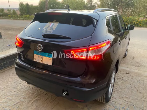 Nissan Qashqai 2017 Purple Automatic Used for Sale in Greater Cairo ( Cairo + Giza) - 9