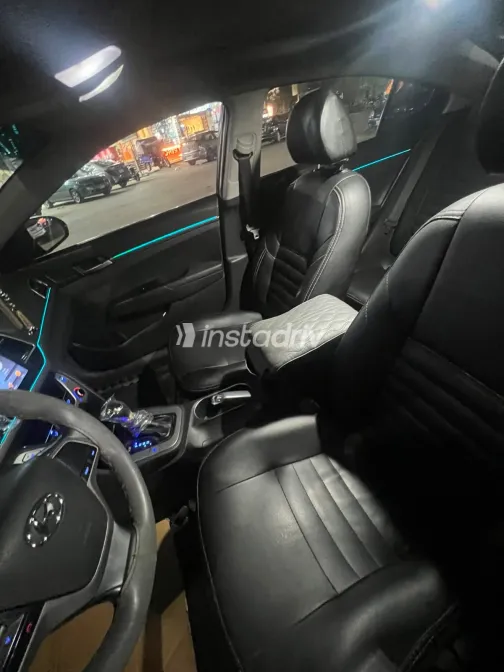 Hyundai Elantra 2019 Black Automatic Used for Sale in Greater Cairo ( Cairo + Giza) - 4