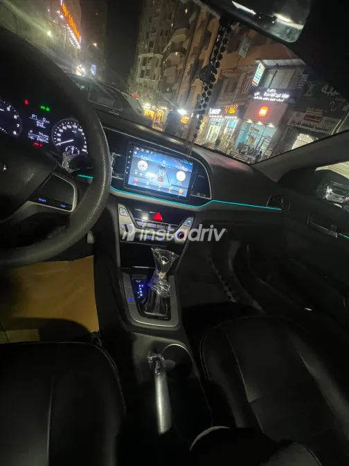 Hyundai Elantra 2019 Black Automatic Used for Sale in Greater Cairo ( Cairo + Giza) - 6