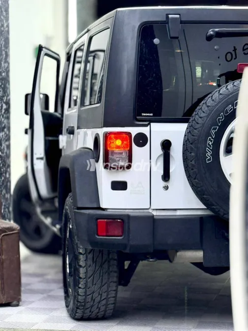 Jeep Wrangler 2016 White Automatic Used for Sale in Greater Cairo ( Cairo + Giza) - 2