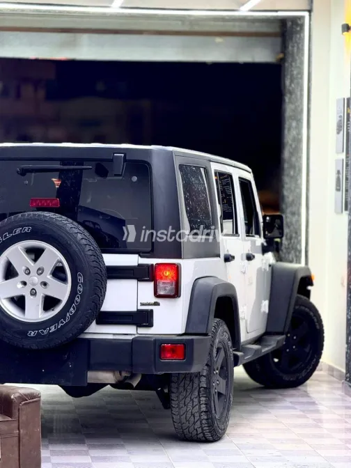 Jeep Wrangler 2016 White Automatic Used for Sale in Greater Cairo ( Cairo + Giza) - 4