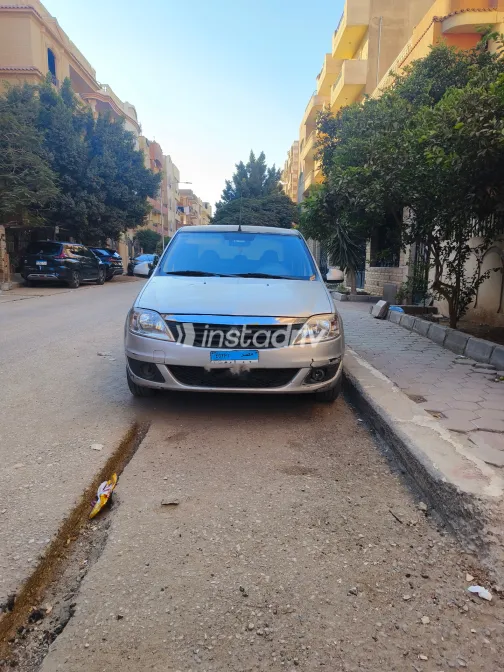 Renault Logan 2010 Silver Manual Used for Sale in Greater Cairo ( Cairo + Giza) - 8