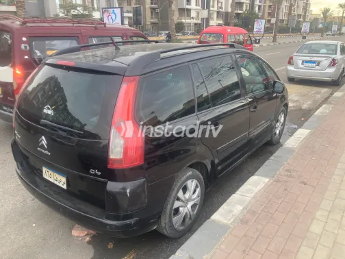 Citroën C4 Grand Picasso 2012 Black Automatic Used for Sale in Greater Cairo ( Cairo + Giza) - 2