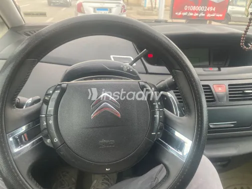 Citroën C4 Grand Picasso 2012 Black Automatic Used for Sale in Greater Cairo ( Cairo + Giza) - 6