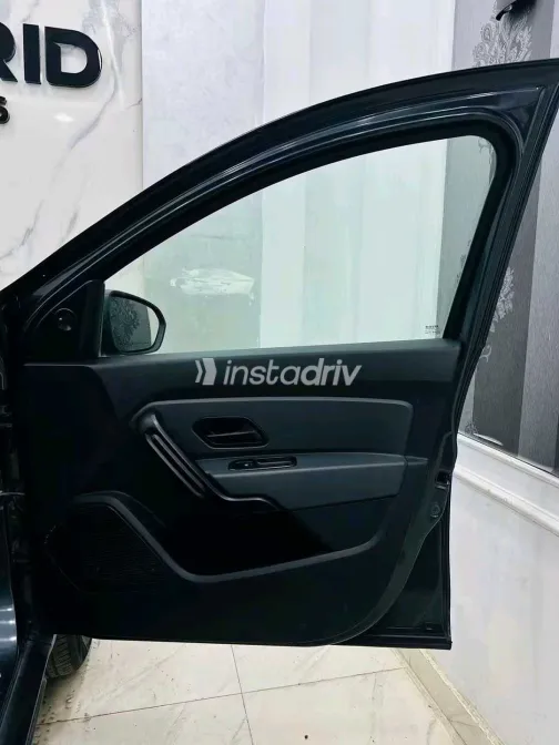 Renault Duster 2022 Gray Automatic Used for Sale in Greater Cairo ( Cairo + Giza) - 3