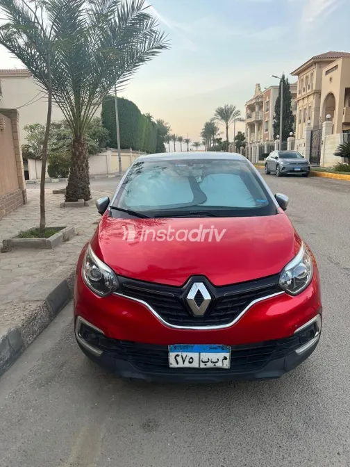 Renault Captur 2018 Red Automatic Used for Sale in Greater Cairo ( Cairo + Giza) - 2