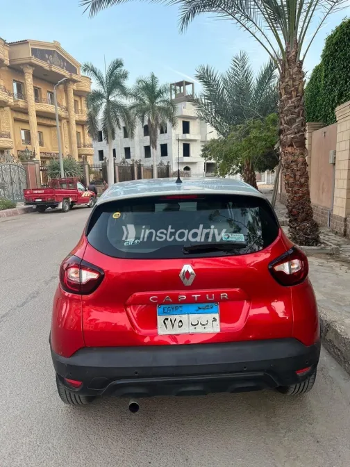 Renault Captur 2018 Red Automatic Used for Sale in Greater Cairo ( Cairo + Giza) - 3