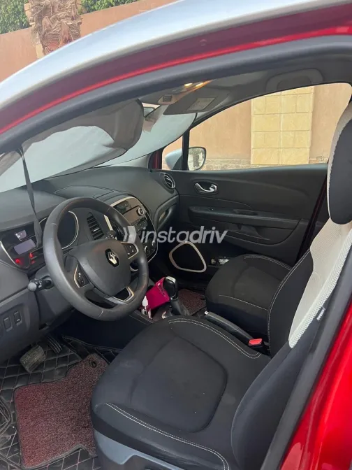 Renault Captur 2018 Red Automatic Used for Sale in Greater Cairo ( Cairo + Giza) - 4