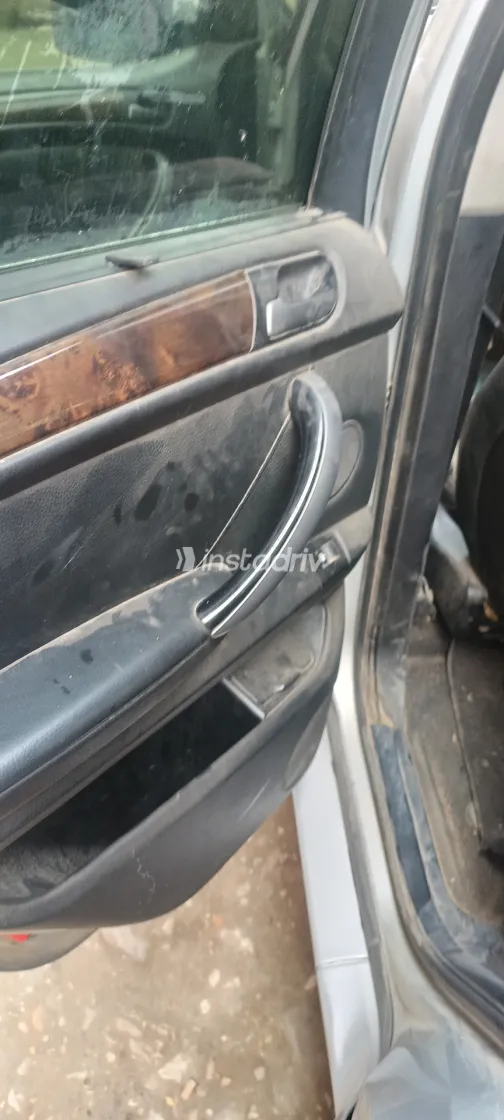بي ام دبليو X5 2004 فضي أوتوماتيك مستعملة للبيع في القاهرة الكبرى ( القاهرة - الجيزة) - 8