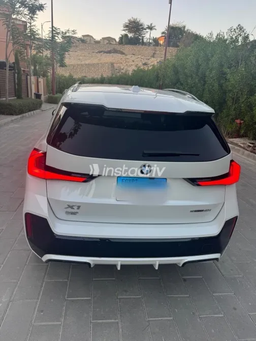 بي ام دبليو X1 2025 أبيض أوتوماتيك مستعملة للبيع في القاهرة الكبرى ( القاهرة - الجيزة) - 3