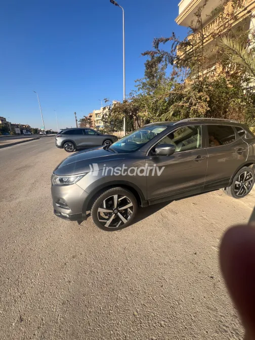 Nissan Qashqai 2018 Gray Automatic Used for Sale in Greater Cairo ( Cairo + Giza) - 1