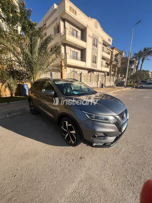 Nissan Qashqai 2018 Gray Automatic Used for Sale in Greater Cairo ( Cairo + Giza) - 4