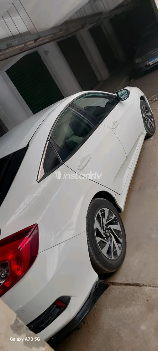 Honda Civic 2017 White Automatic Used for Sale in Greater Cairo ( Cairo + Giza) - 2