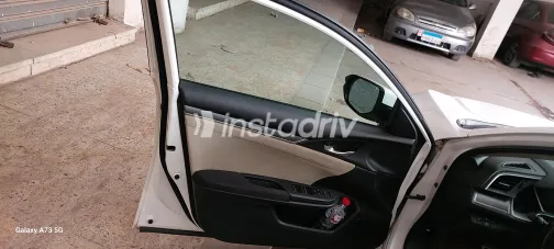Honda Civic 2017 White Automatic Used for Sale in Greater Cairo ( Cairo + Giza) - 5