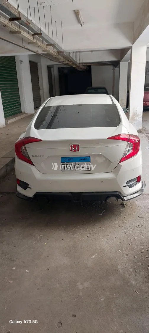 Honda Civic 2017 White Automatic Used for Sale in Greater Cairo ( Cairo + Giza) - 9