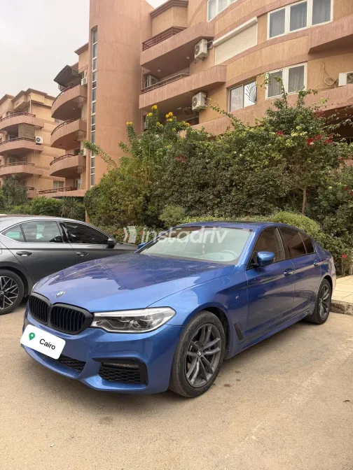 بي ام دبليو 530 2018 أزرق أوتوماتيك مستعملة للبيع في القاهرة الكبرى ( القاهرة - الجيزة) - 1