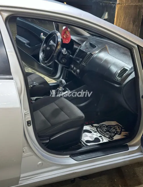 Kia Cerato 2018 Silver Automatic Used for Sale in Greater Cairo ( Cairo + Giza) - 3